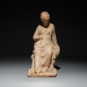 Grec antique mycénien Terre cuite Silhouette féminine. IVe, Collections