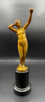 Otto Rasmussen - Otto Rasmussen - sculptuur, Frauen Akt mit