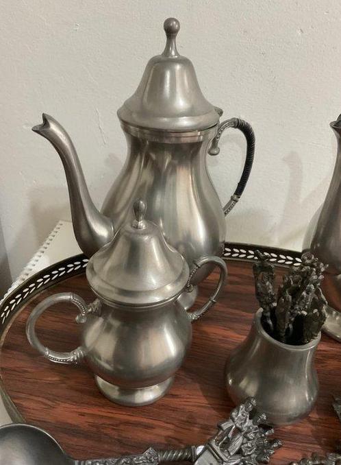 Zuiver Tinnen servies (Rio Tiel Holland) met 18 Tinnen, Antiek en Kunst, Antiek | Keukengerei