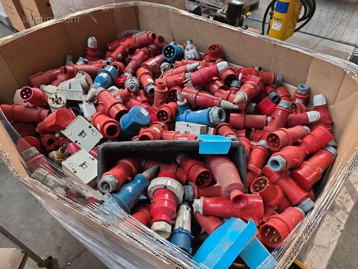 partij diverse stekkers Mennekes, Doe-het-zelf en Bouw, Gereedschap | Overige machines, Ophalen