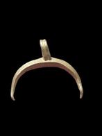 Oud-Romeins Geel goud, Crescent Hanger