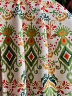 Double largeur. Tissu imprimé ottoman exclusif. Tapissages