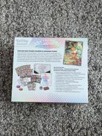 Pokémon - 1 Booster box - Prismatische Entwicklungen, Hobby en Vrije tijd, Verzamelkaartspellen | Pokémon, Nieuw