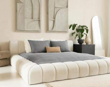 Adore Bed beschikbaar voor biedingen