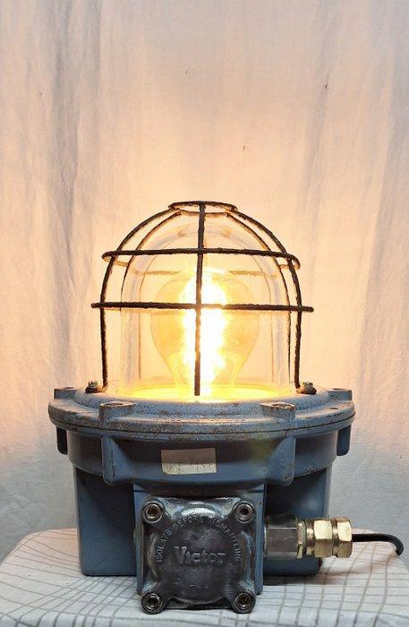 VICTOR - Lampadaire - N° 38L/A - Aluminium, Métal, Verre -, Antiek en Kunst, Antiek | Wandborden en Tegels