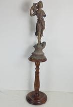 Plantentafel - subtiel, als een Griekse zuil - Hout -