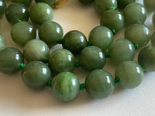 18 karaat (750) goud - groene jade - Halsketting, Antiek en Kunst, Kunst | Designobjecten