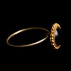 Byzantijns Goud Ring met granaat cabochon