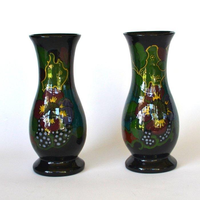 Plateelbakkerij Flora - Vaas (2) - Aardewerk, Antiek en Kunst, Antiek | Glaswerk en Kristal