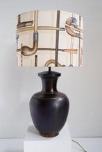 Old brass table lamp/shadow Fornasetti fabric - Tafellamp -, Antiek en Kunst
