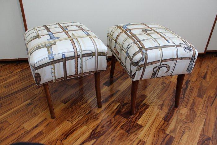 Poef (2) - Jaren vijftig en zestig met vintage, Antiek en Kunst, Antiek | Meubels | Stoelen en Sofa's