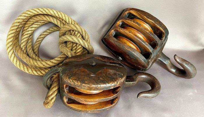 Maritieme objecten (2) - hout, ijzer, touw- Houten, Antiek en Kunst, Curiosa en Brocante