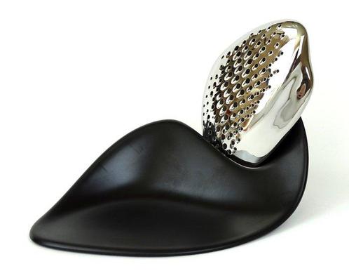 Alessi - Zaha Hadid - Râpe à fromage - « Forme » - Acier, Antiek en Kunst, Curiosa en Brocante