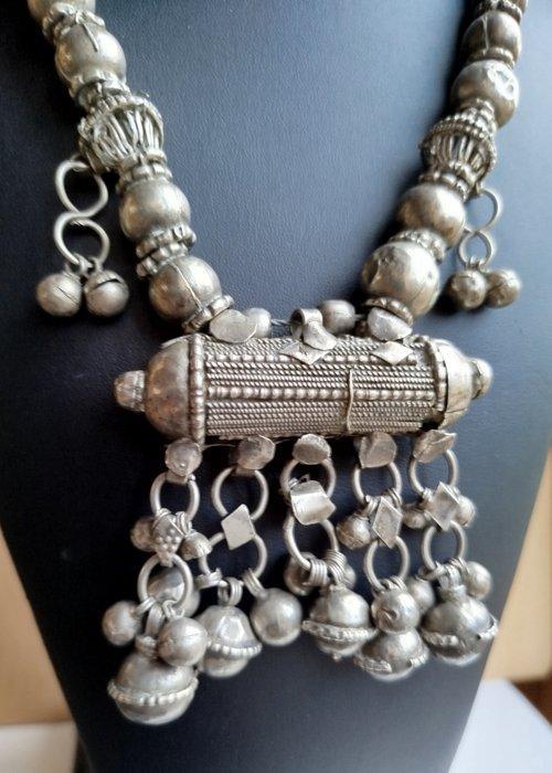 Oude Jemen ketting - Legering - Jemen - Begin 20e eeuw, Antiek en Kunst, Kunst | Niet-Westerse kunst