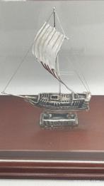 Tafelmiddenstuk - De Adembenemende Scheeps-miniatuur - .950, Antiek en Kunst