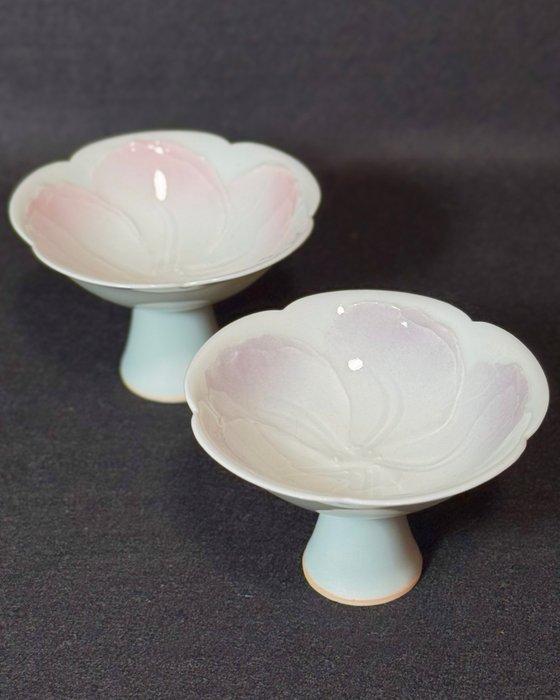 Kato Yoshitaka - Beker (2) - Witte porselein (hoog gebakken, Antiek en Kunst, Antiek | Overige Antiek