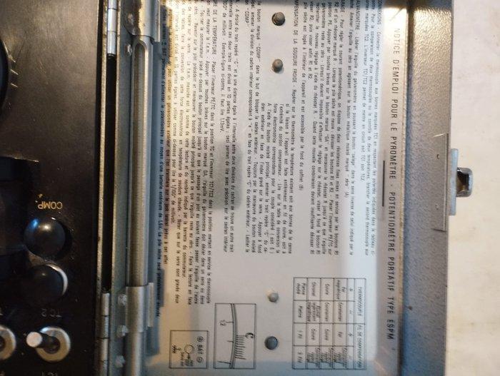 millivoltmètre / potentiomètre rotatif ancien , précision de, Antiek en Kunst, Antiek | Wandborden en Tegels