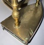 Strijkijzer (2) - Messing - Delicaat antiek