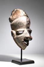 Masque de maladie Mbangu - Pende - République démocratique, Antiek en Kunst, Kunst | Niet-Westerse kunst