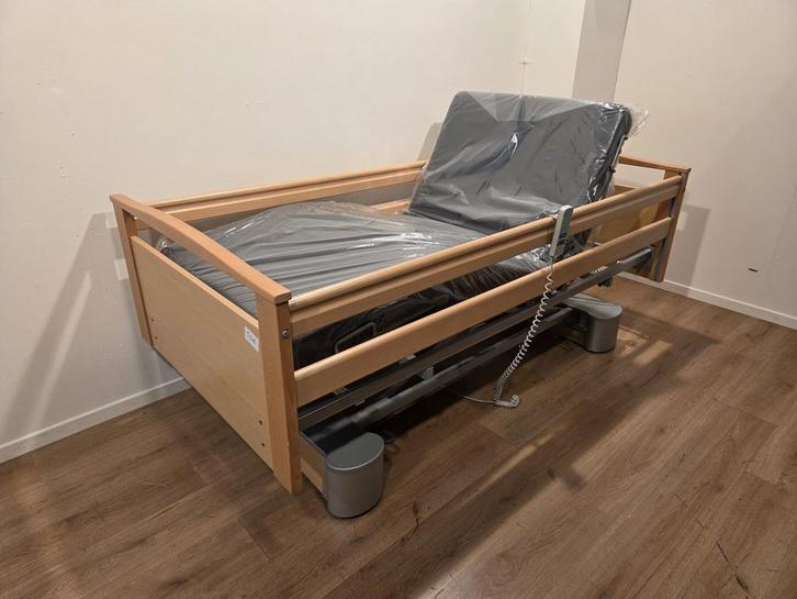 FMB Care Belvita 150 #50B Elektrisch Hoog LAAG-LAAG, Diversen, Verpleegmiddelen, Zo goed als nieuw, Verzenden