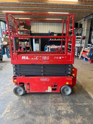 Nacelle ciseaux MANITOU hauteur de travail 7,8m beschikbaar voor biedingen