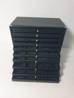 Accessoires. Monetiere in ecopelle nera per 80 posti (Zonder, Postzegels en Munten