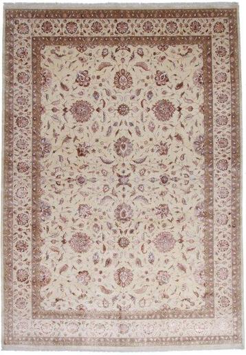 New Tabriz Wool &Silk Carpet with Luxurious Design -