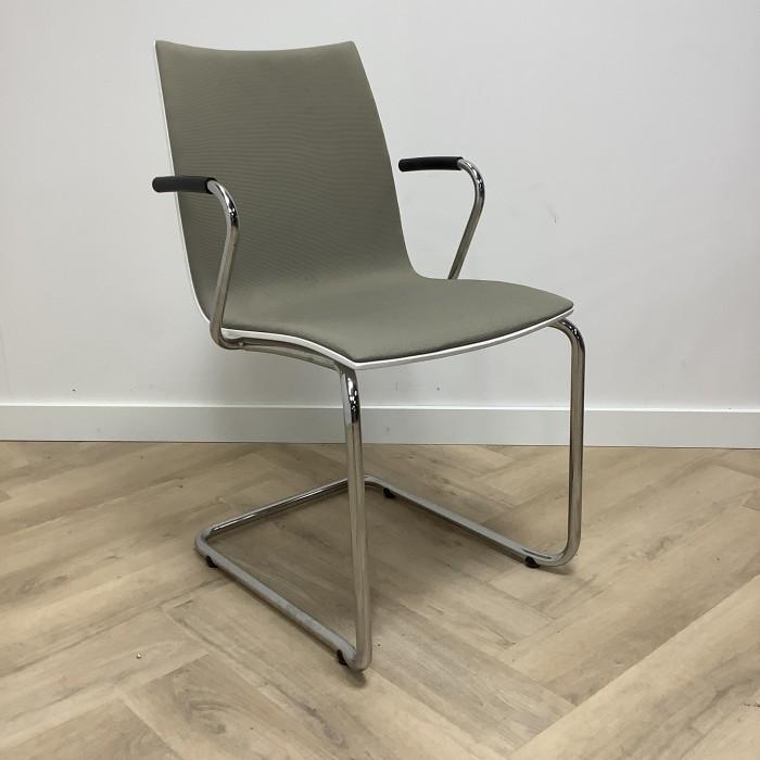 Casala Onyx II vergaderstoel / sledestoel,  wit/taupe -, Huis en Inrichting, Stoelen, Gebruikt, Eén