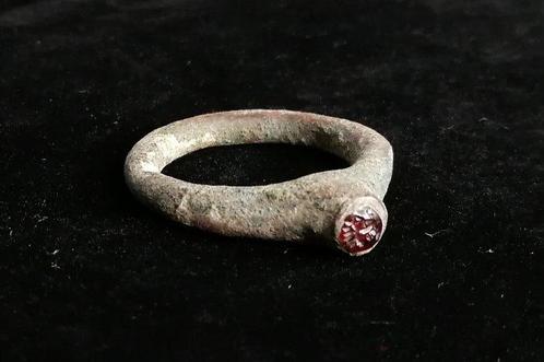 Middeleeuws Brons Stijgbeugelring - 28 mm  (Zonder, Handtassen en Accessoires, Antieke sieraden