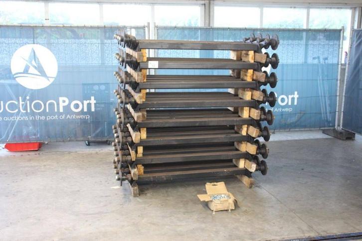 Veiling: Partij Wielassen Knott 32x met partij zeskantbouten, Auto diversen, Aanhangers en Bagagewagens, Ophalen