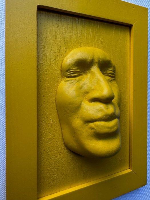 Small yellow kiss on yellow background-yellow frame, Antiek en Kunst, Kunst | Designobjecten
