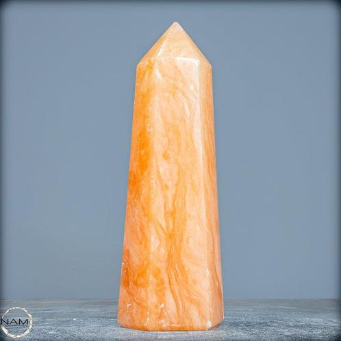 Natuurlijk intens oranje zonkalkiet-obelisk Brazilië- 815.92, Verzamelen, Mineralen en Fossielen