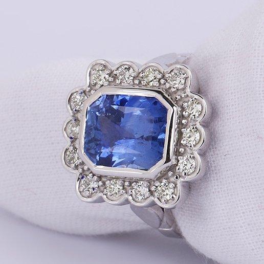 Ring - 14 karaat Witgoud - 6.27ct. tw. Saffier - Diamant -, Handtassen en Accessoires, Ringen