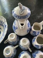 Koffieservies voor 8 (13) - Zwiebelmunster - Porselein -