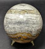 Gelaagde onyx met calcietinclusies | Natuurlijke