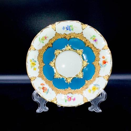 E.A.Leuteritz - Meissen - Opulent Style Coffee Saucer -, Antiek en Kunst, Antiek | Meubels | Tafels