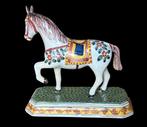 Tichelaar, Makkum - Figurine - Paard op voetstuk - Faïence,, Antiek en Kunst