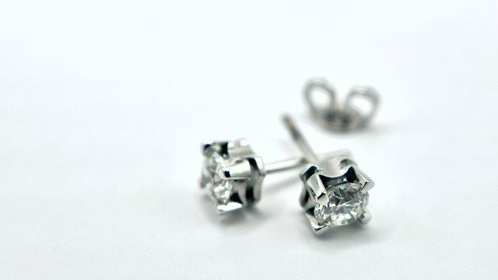 Other brand - Oorstekers - Wave - 18 karaat Witgoud -, Handtassen en Accessoires, Antieke sieraden