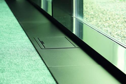 OCS Floor Duct Limes Cover RAL9005 Fine Structure 70 -, Bricolage & Construction, Électricité & Câbles, Envoi