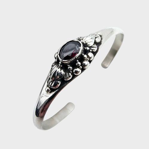 Zonder Minimumprijs - Armband Zilver - Twee armbanden, Handtassen en Accessoires, Armbanden