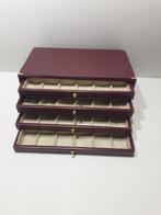 Accessoires. Monetiere in ecopelle bordeaux per 72 posti