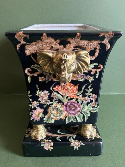 G&C Interiors - Bloempot - Brons, Porselein - Bloempot Anna, Antiek en Kunst, Curiosa en Brocante