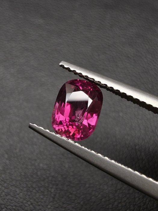 Roze, Violet Spinel - 2.03 ct - Antwerp Laboratory for, Handtassen en Accessoires, Edelstenen