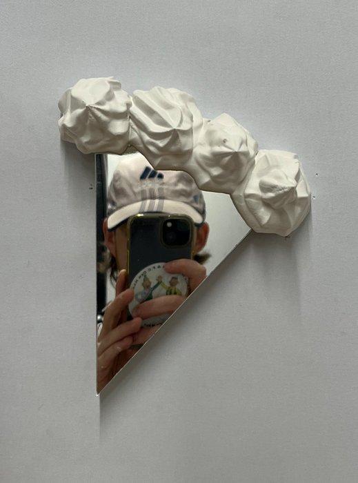 Joni Veizaj - Spiegel - Aluminium, Antiek en Kunst, Kunst | Designobjecten