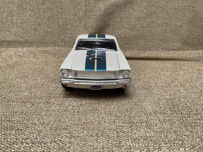 Revell 1:18 - Modelauto - Ford Mustang - G.T. 350 1965, Hobby en Vrije tijd, Modelauto's | 1:5 tot 1:12