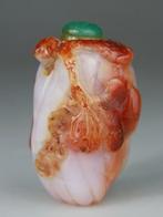 Chinees tabaksdoosje in gesculpteerde agaat - Agate, Antiek en Kunst