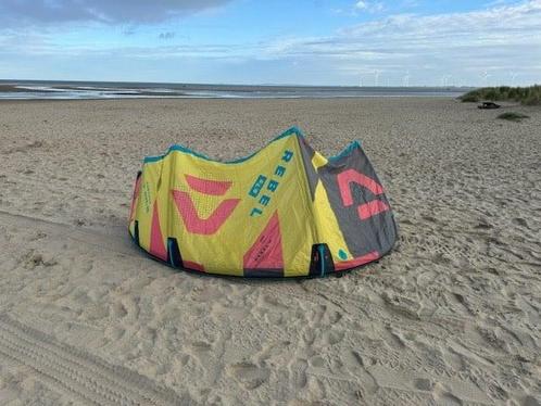 2024 Duotone Rebel SLS Coral / Vanilla 7, Watersport en Boten, Kitesurfen, Gebruikt