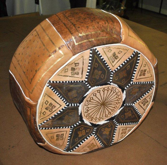 Artisanat Marocain - Poef - Leder - Zwart/beige/of 48 cm, Antiquités & Art, Curiosités & Brocante