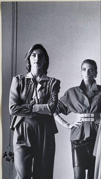 Helmut Newton - Helmut Newton - Sumo - Exhibition, Antiquités & Art, Art | Dessins & Photographie