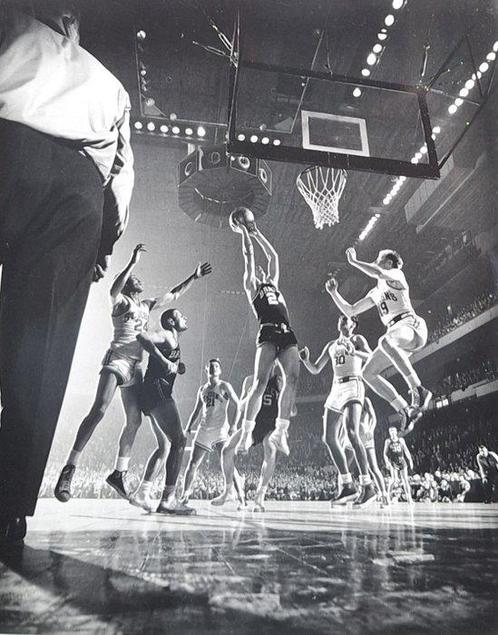 Gjon Mili [1904-1984] - St. Johns defeating Bradly, 1951, Antiek en Kunst, Kunst | Schilderijen | Modern